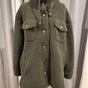 Koolaburra by Ugg - Women’s Olive Sherpa Shacket with Button Detail -Size small